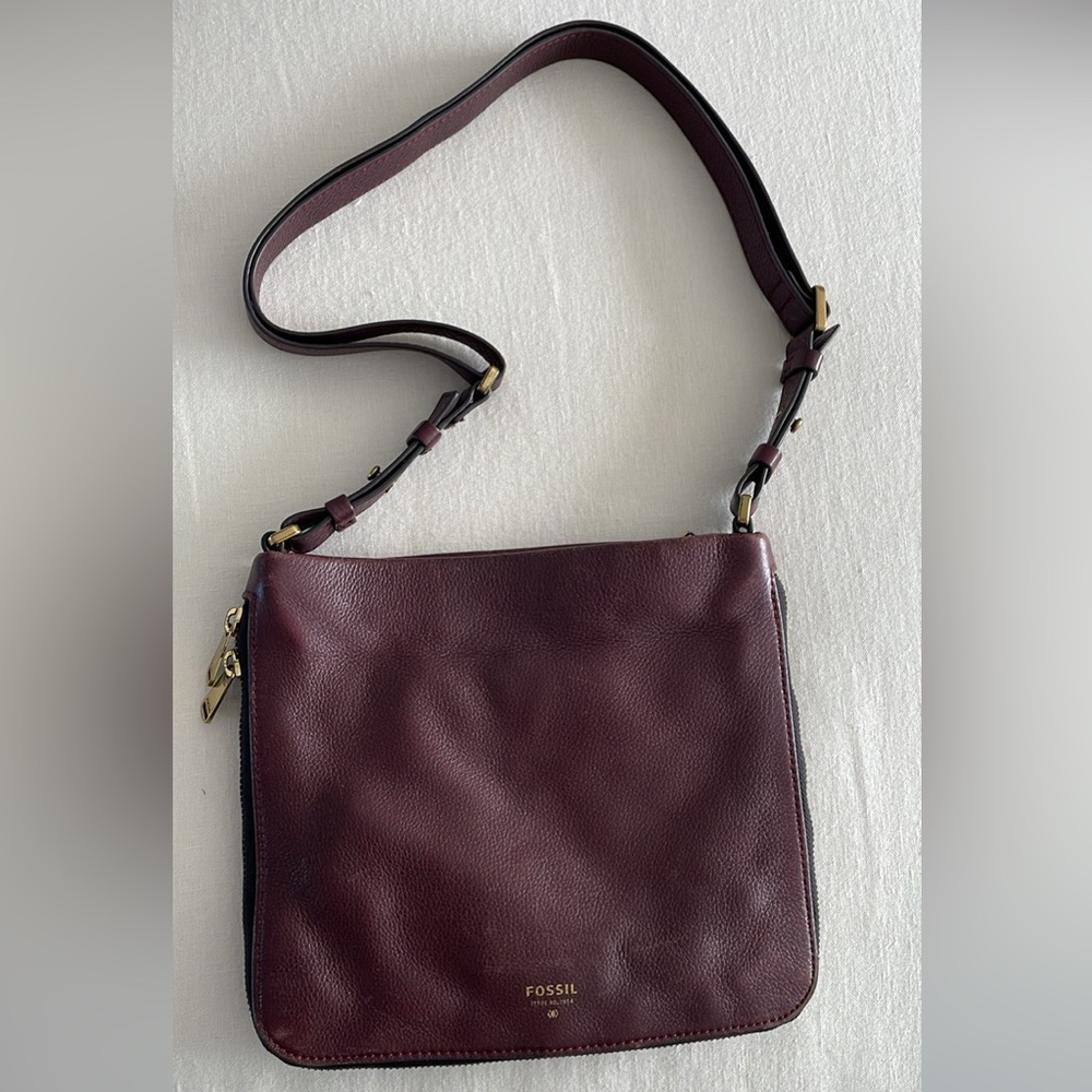 Vintage Fossil burgundy leather handbag